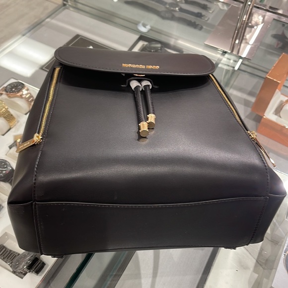 Michael Kors Phoebe 35F2G8PB2B Flap Drawstring Backpack
Black
NWT - Picture 10 of 16